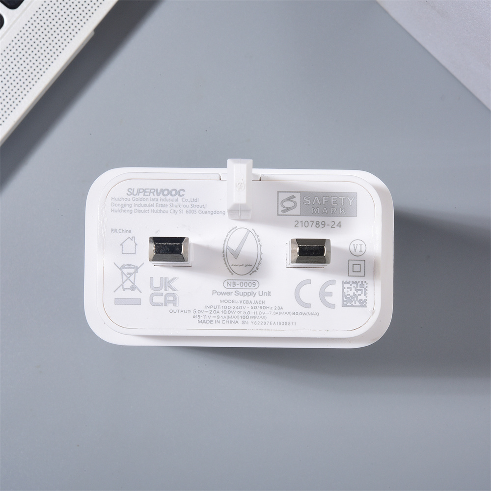 100W Max Supervooc-oplader UK  - Realme Gt 6 recensie en prijs